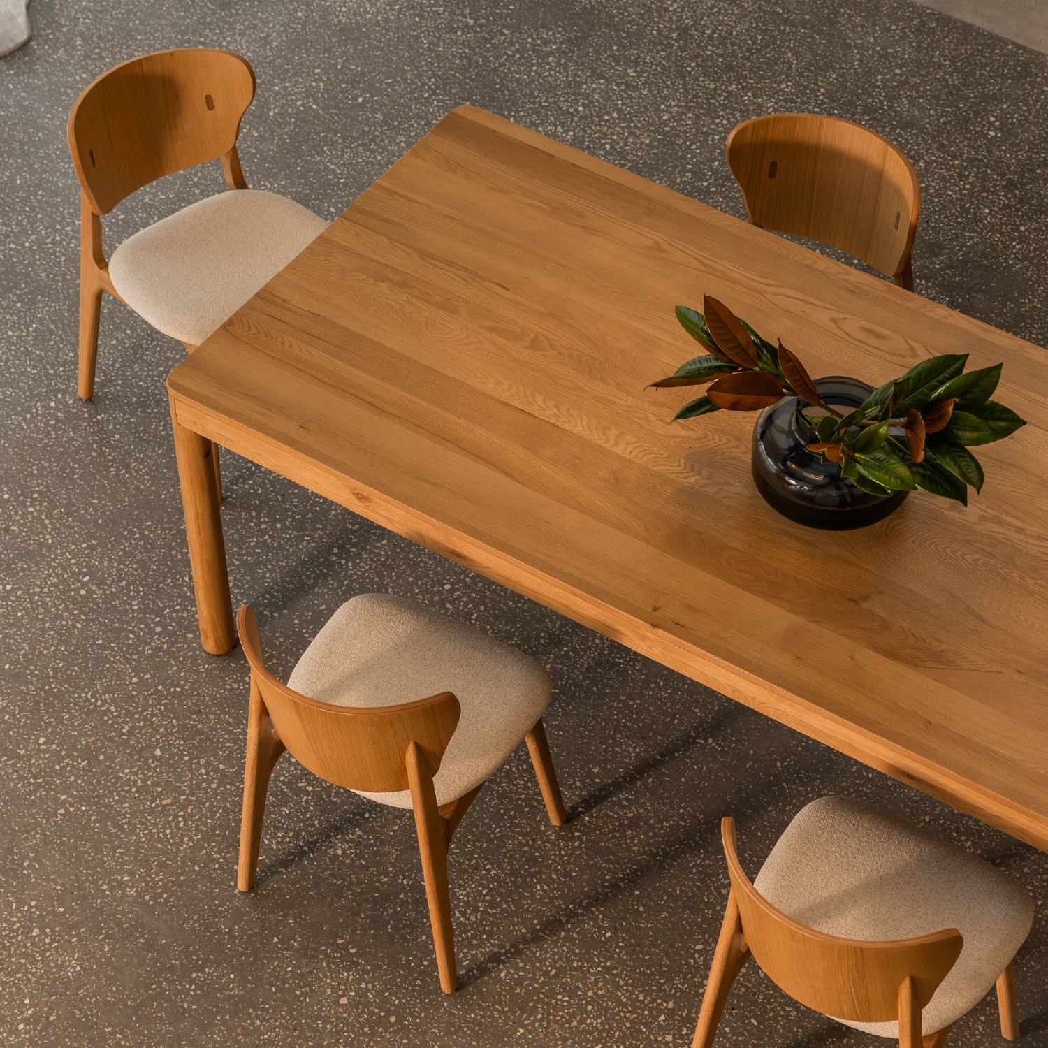 Oak Dining Table Guide: Everything You Need to Know