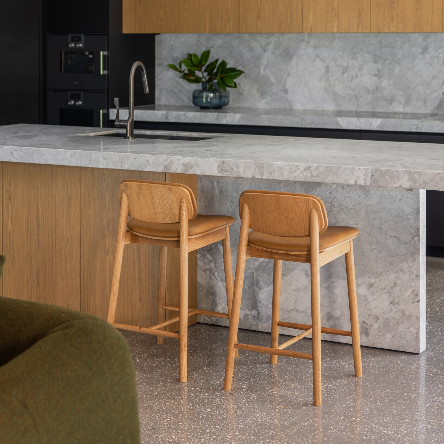 How To Choose The Right Kitchen Stool Height