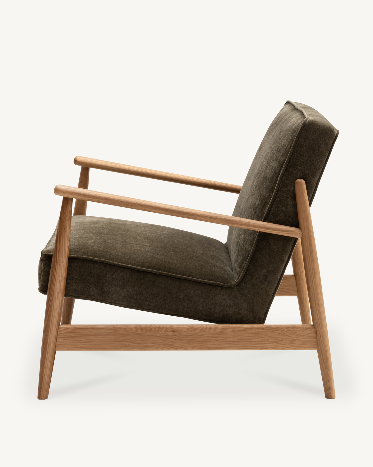 Arna Lounge Chair
