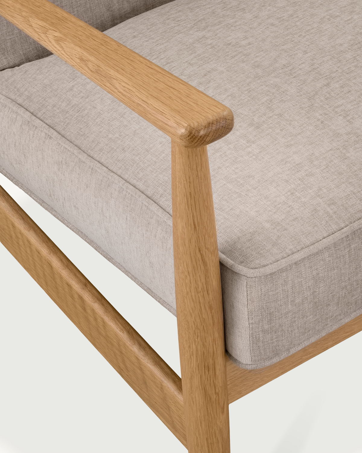 Arna Lounge Chair
