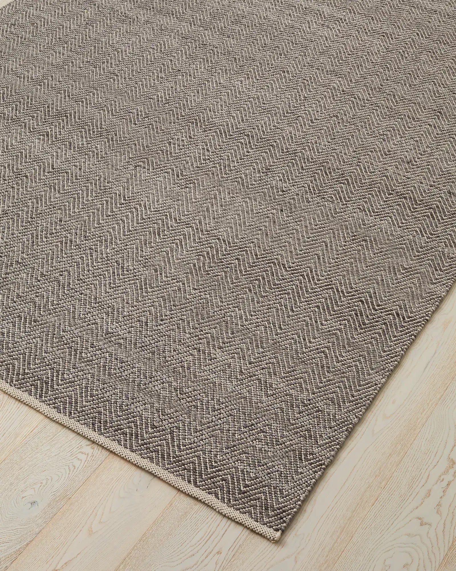 Weave Matterhorn Rug - Tar