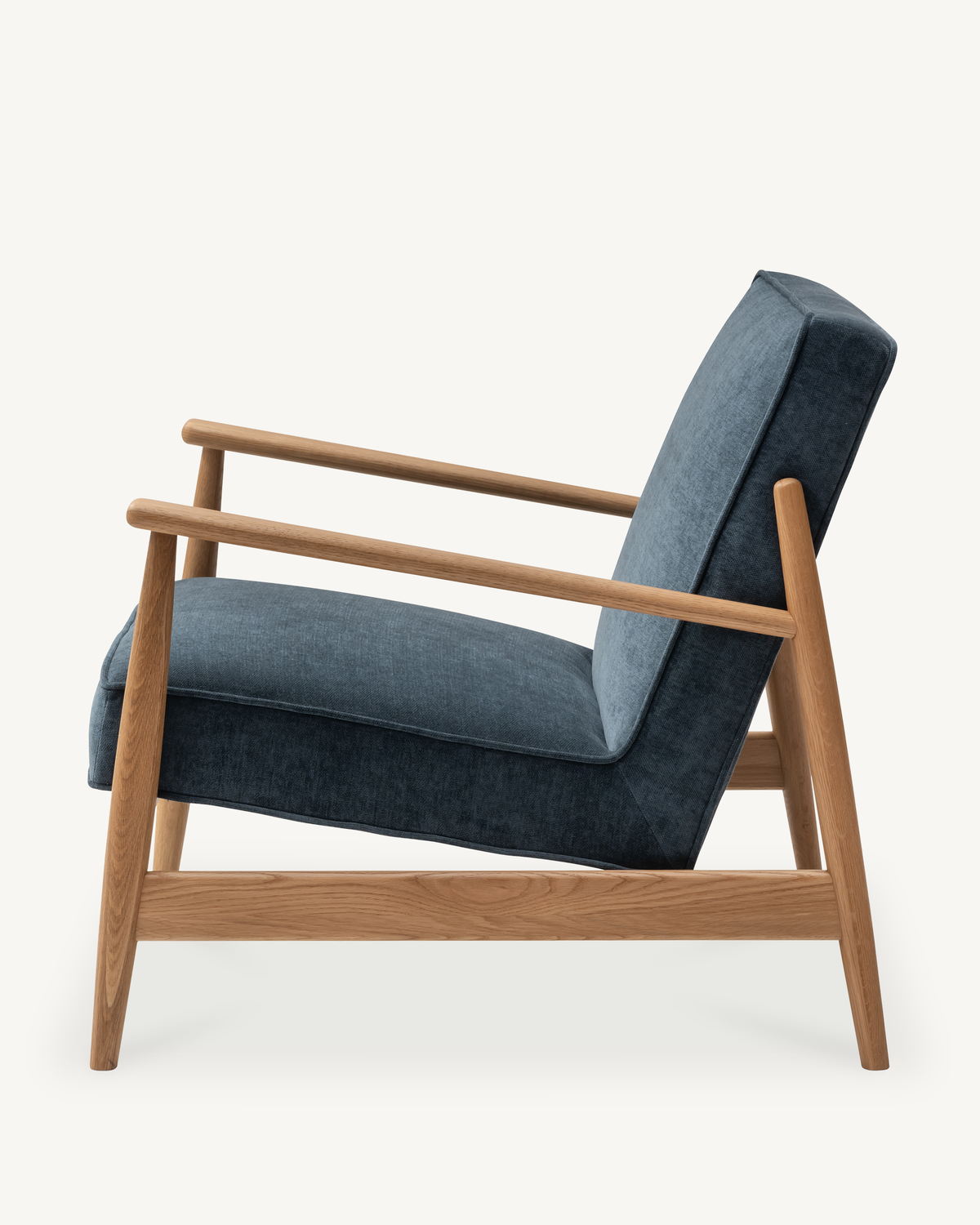 Arna Lounge Chair
