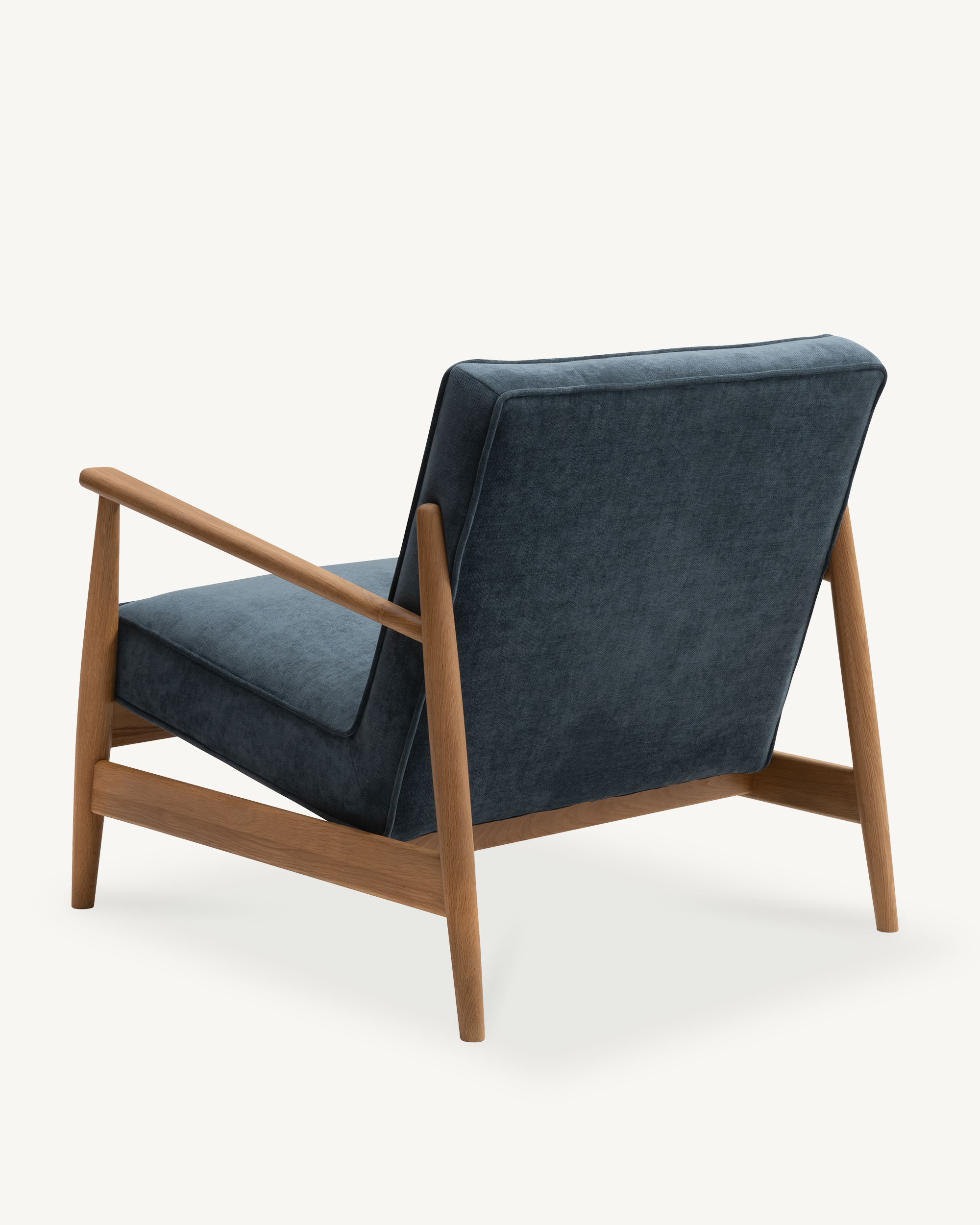 Arna Lounge Chair