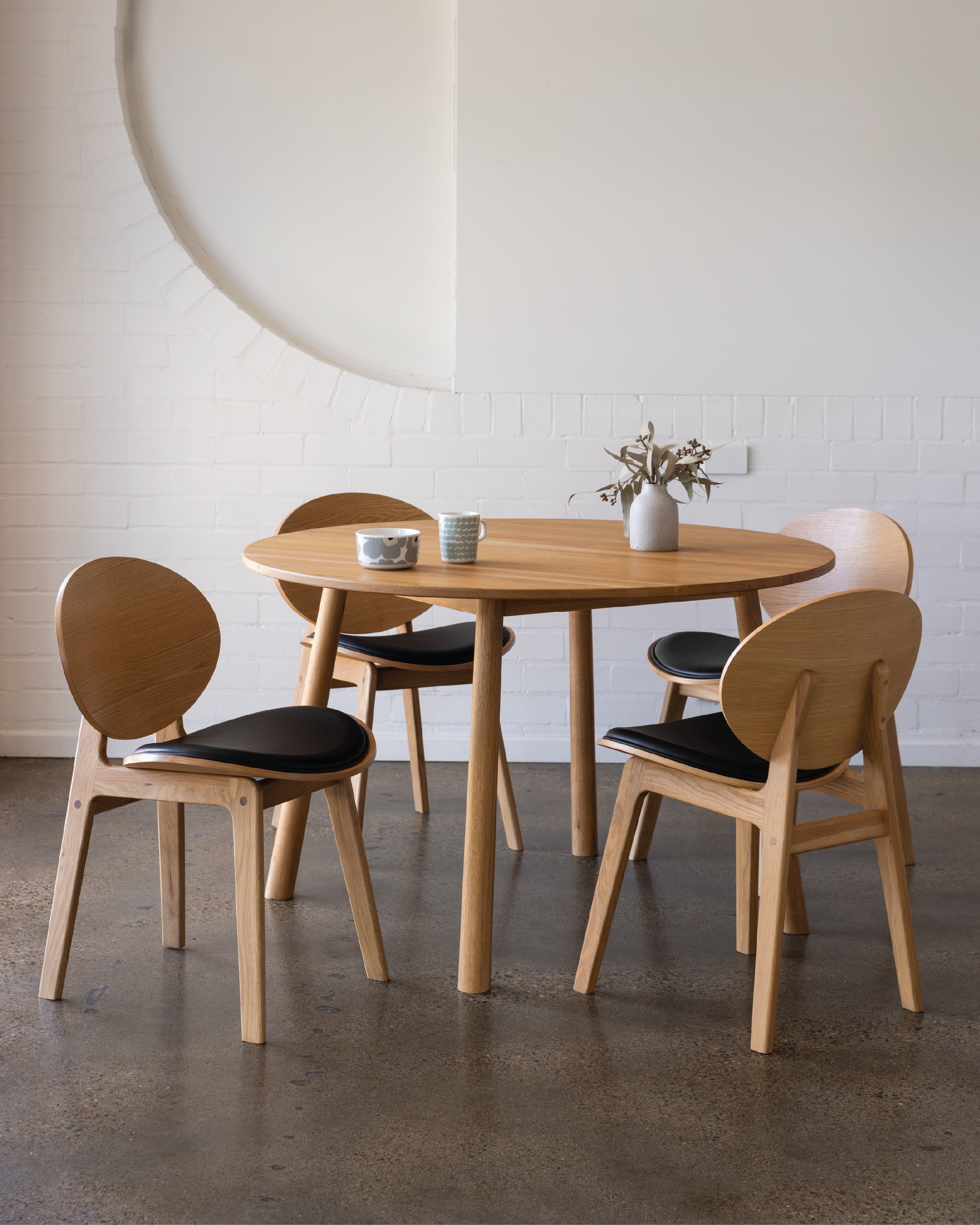 Arna 04 Black Leather Dining Chair