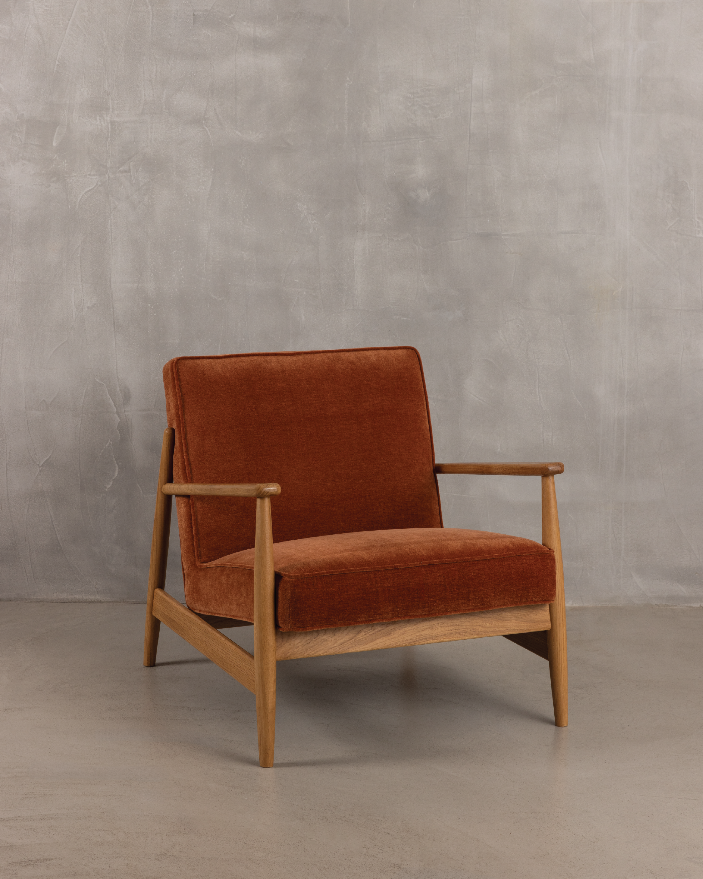 Arna Lounge Chair Rust