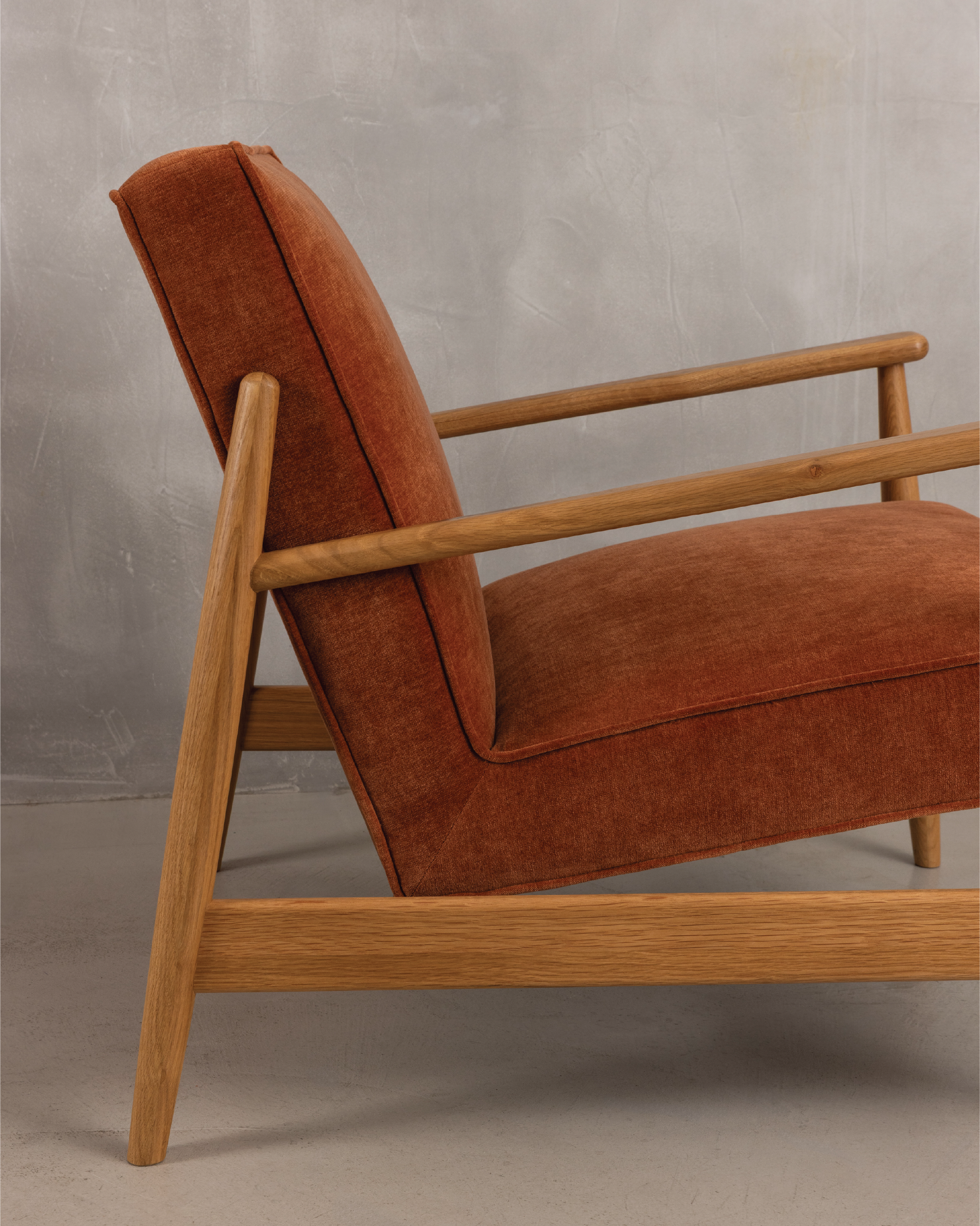 Arna Lounge Chair Rust
