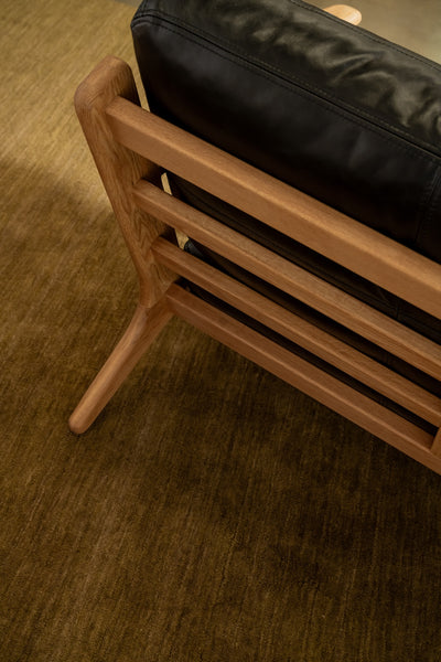 Map 3 Seat Sofa (Walnut Frame/Black Leather)