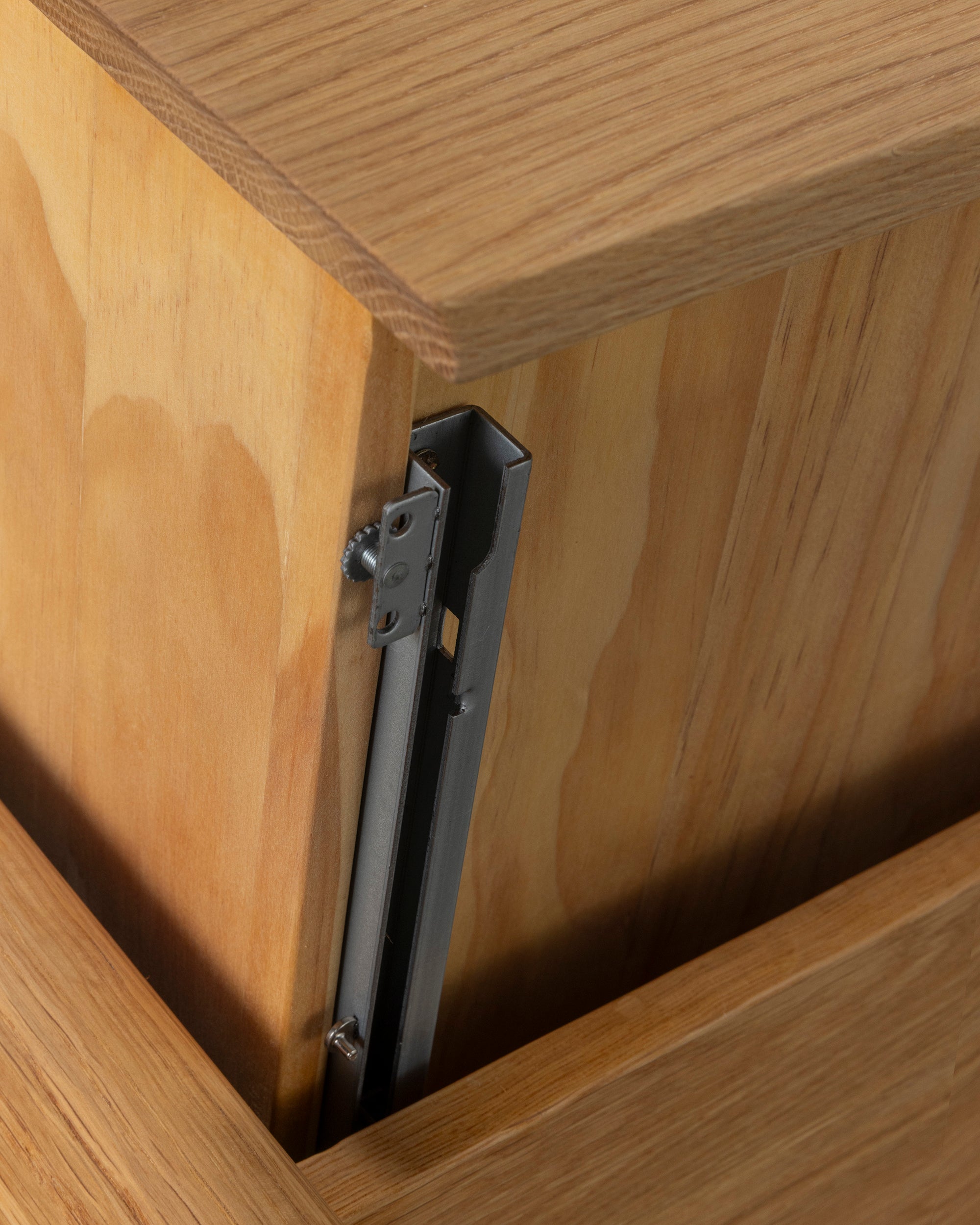 Metsa 01 Solid Oak Night Stand