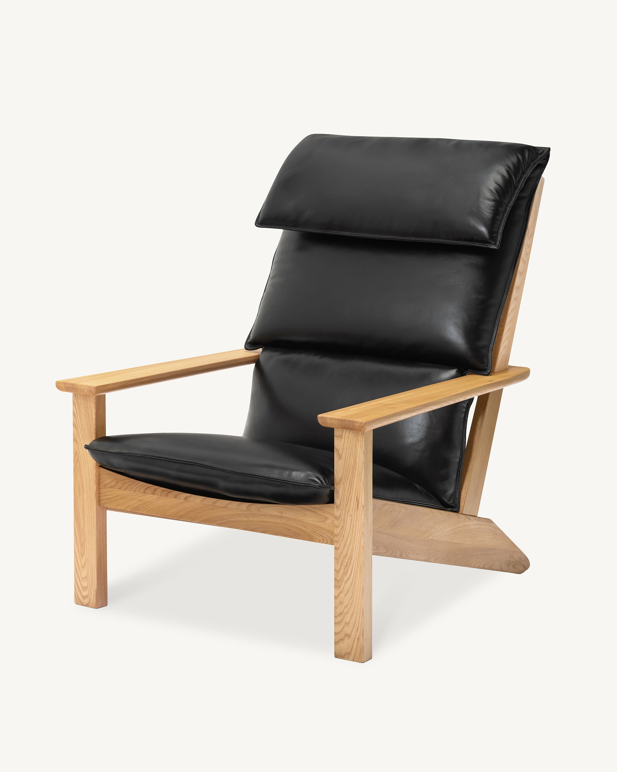 Nord Black Leather Lounge Chair