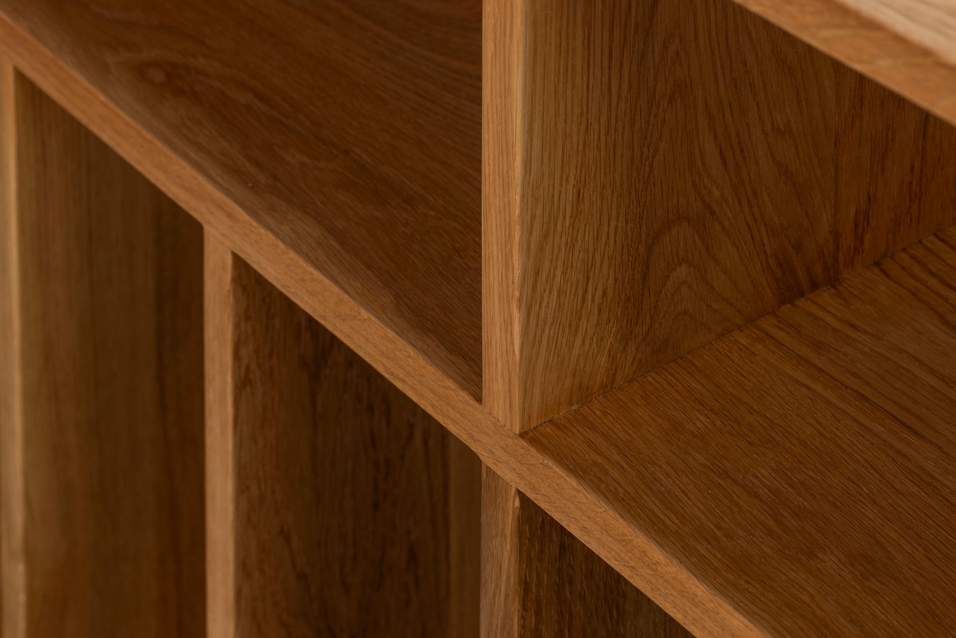 Metsa Oak Audio Console