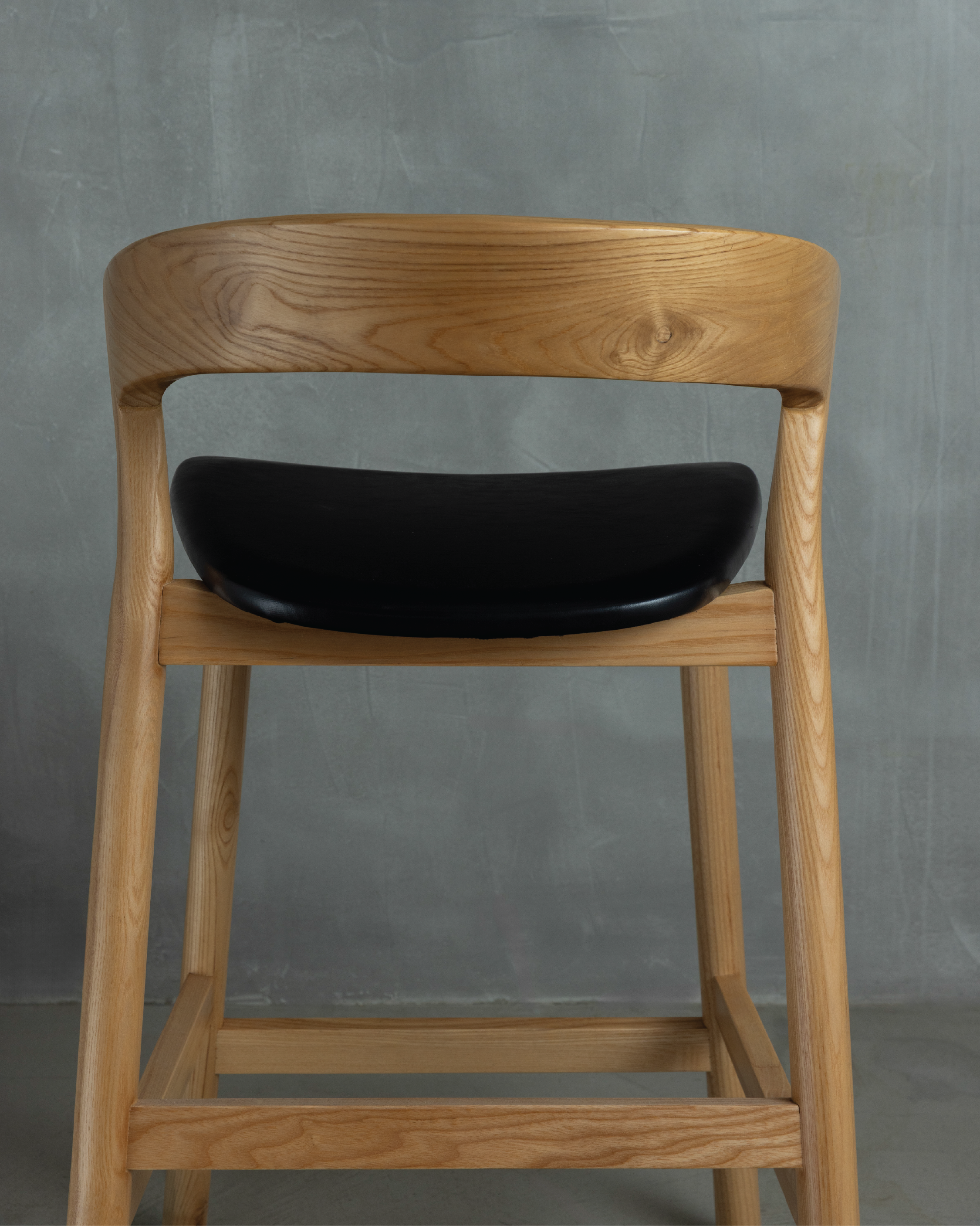 Vara 01 Black Leather Bar Stool